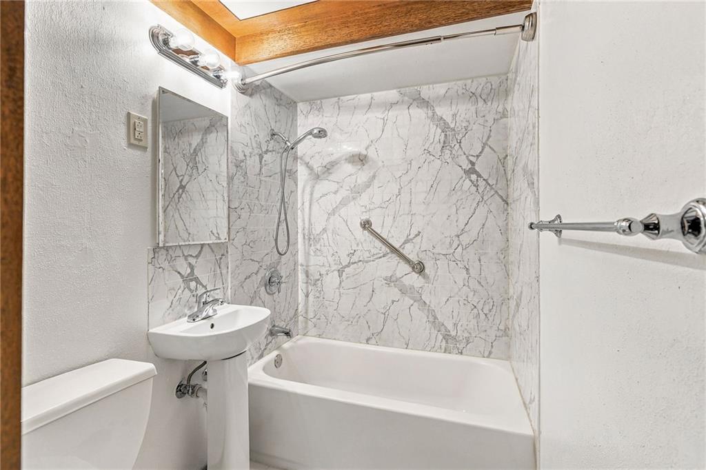 5901 N Michigan Place Property Photo 10