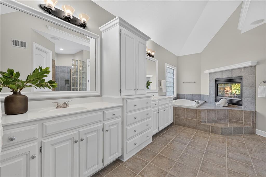 6119 S National Drive Property Photo 43