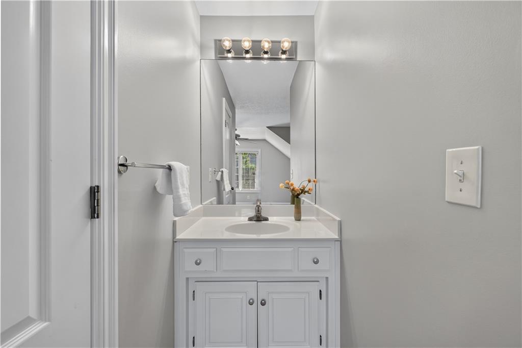 6119 S National Drive Property Photo 54