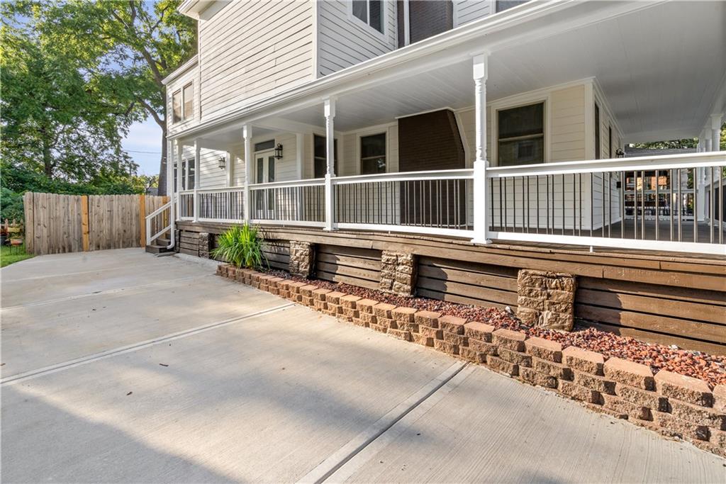 3530 Kenwood Avenue Property Photo 4