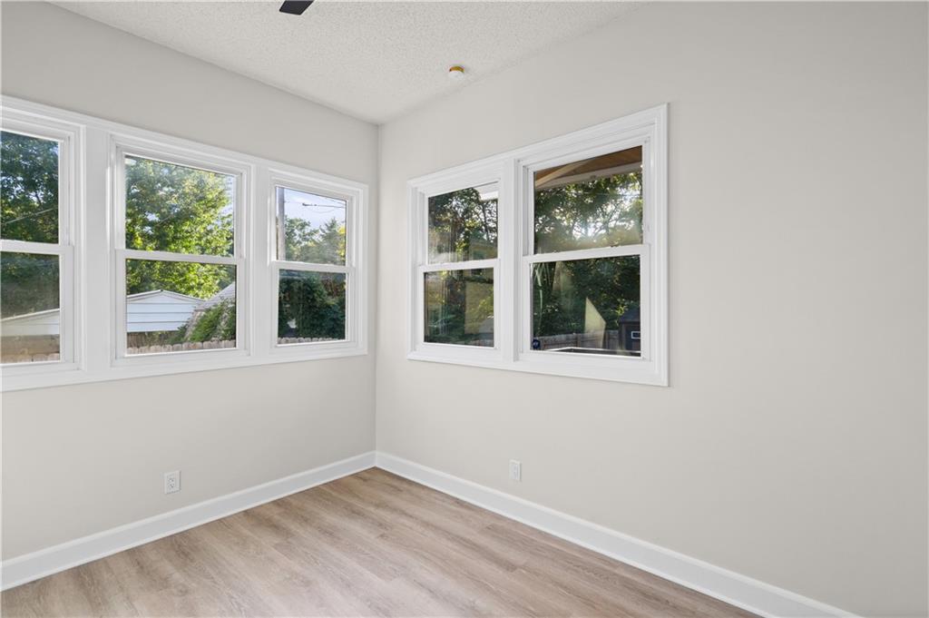 3530 Kenwood Avenue Property Photo 19