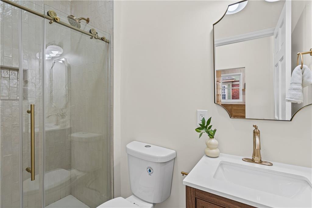 3530 Kenwood Avenue Property Photo 21