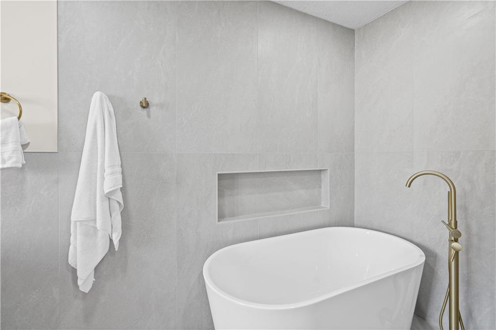 3530 Kenwood Avenue Property Photo 32