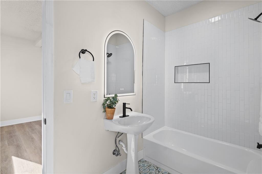 3530 Kenwood Avenue Property Photo 35