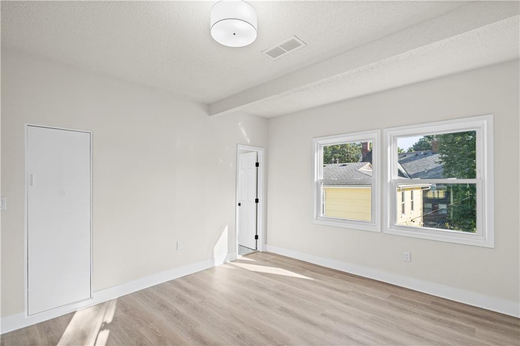 3530 Kenwood Avenue Property Photo 38