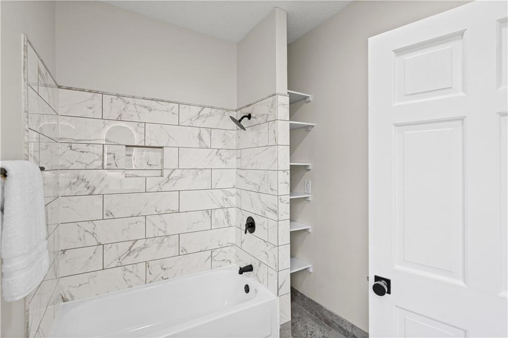 3530 Kenwood Avenue Property Photo 42