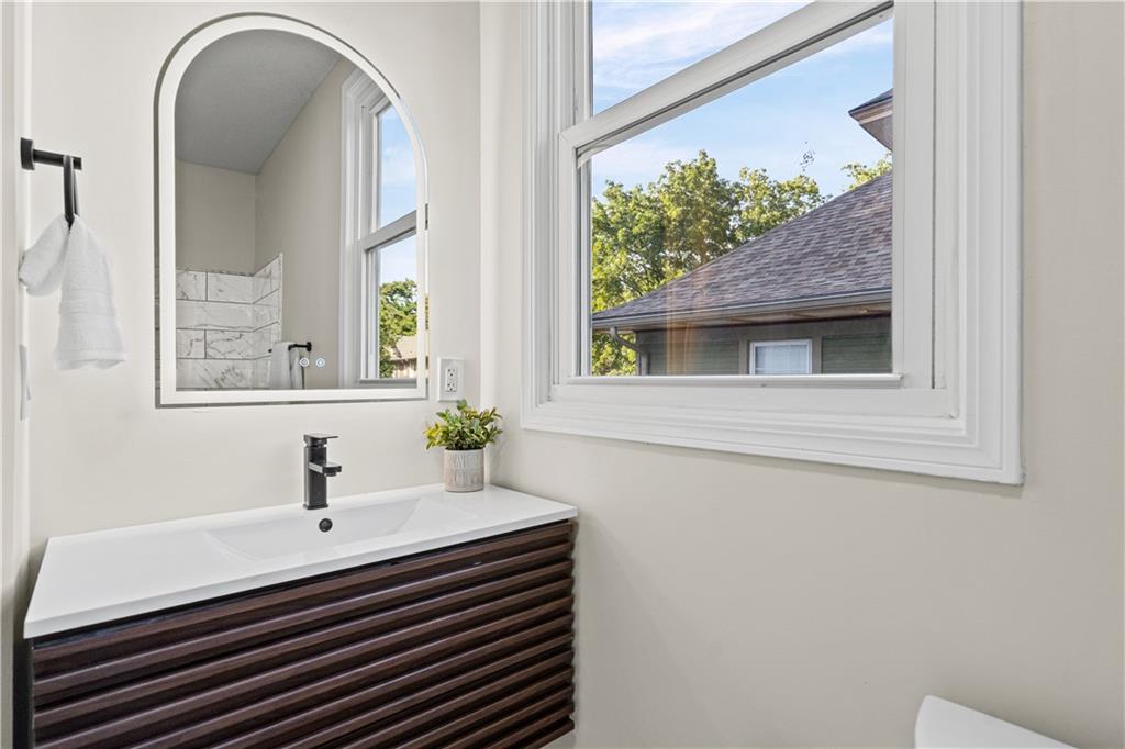 3530 Kenwood Avenue Property Photo 43