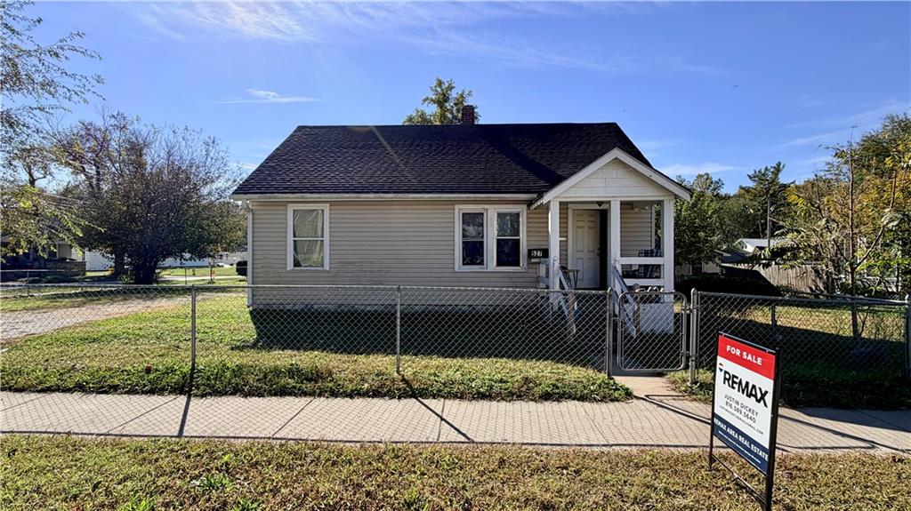 527 Isley Boulevard Property Photo 1