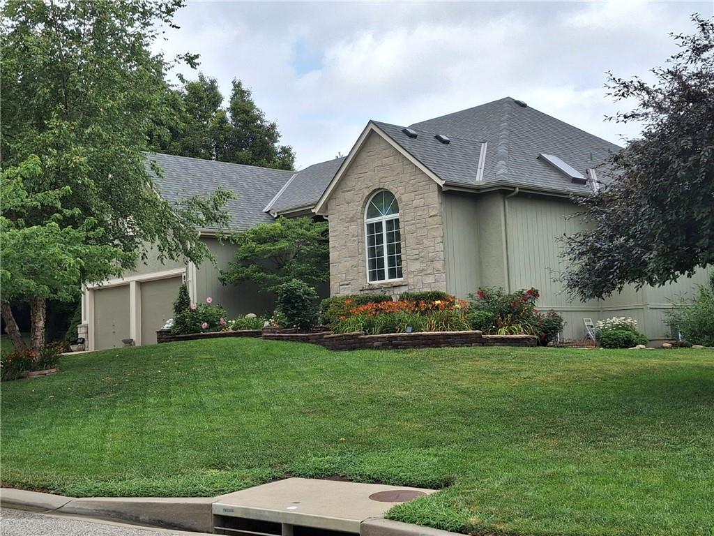 8319 Laurelwood Street Property Photo 2