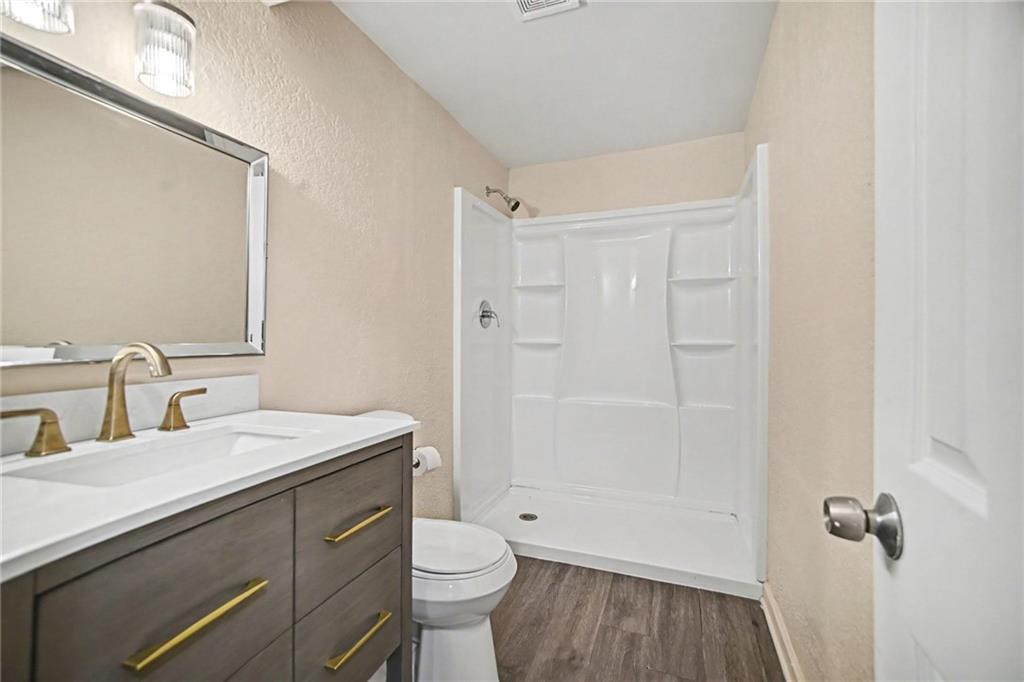 9528 Manning Avenue Property Photo 21