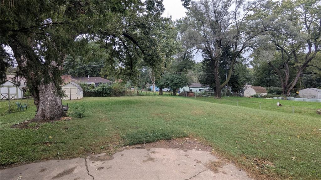 8507 Spring Valley Road Property Photo 3