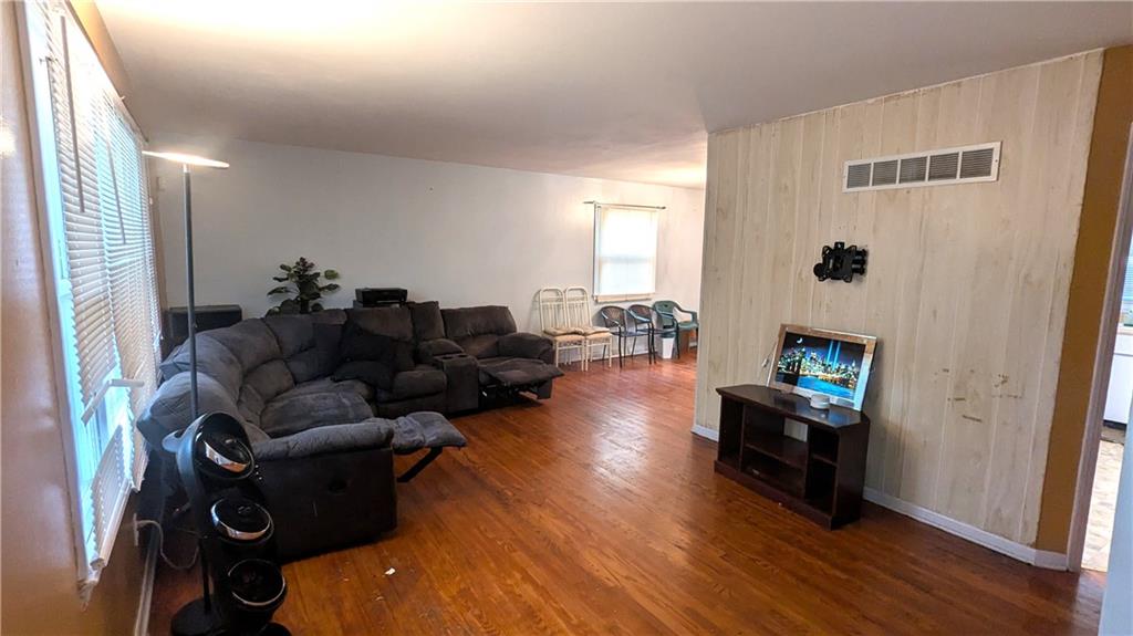 8507 Spring Valley Road Property Photo 7