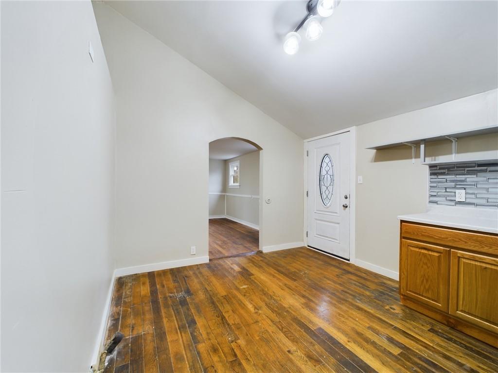 1013 W South Avenue Property Photo 3