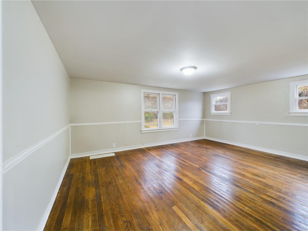 1013 W South Avenue Property Photo 5