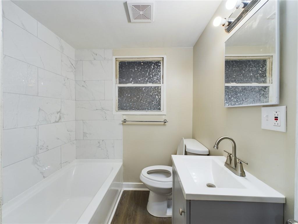 1013 W South Avenue Property Photo 11