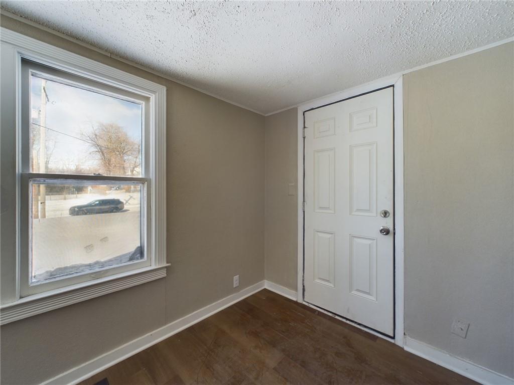1013 W South Avenue Property Photo 13