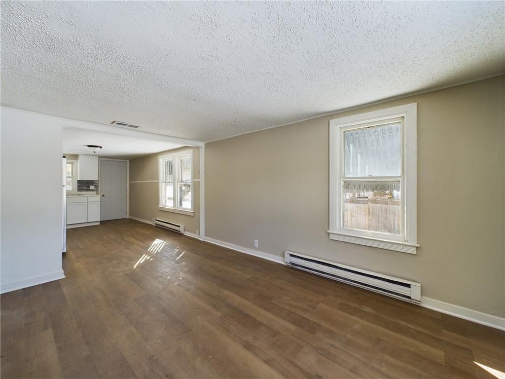 1013 W South Avenue Property Photo 14