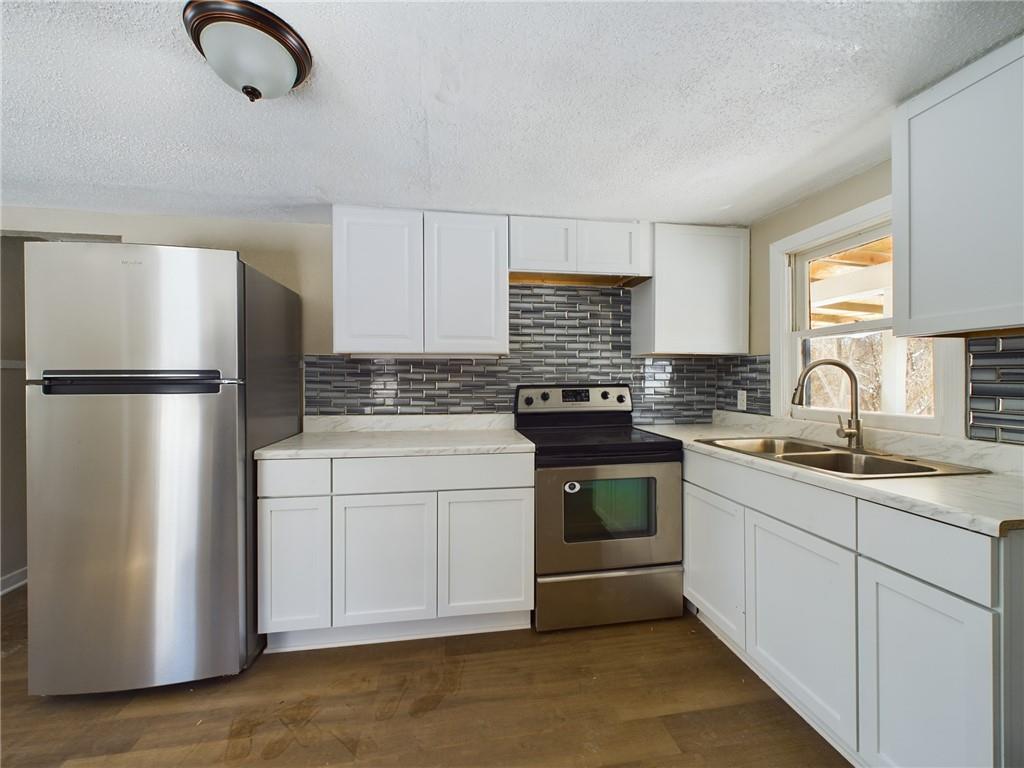 1013 W South Avenue Property Photo 17