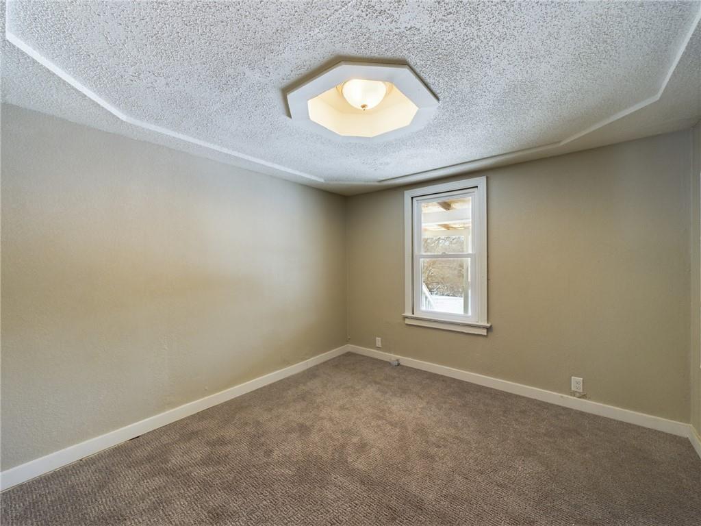 1013 W South Avenue Property Photo 19