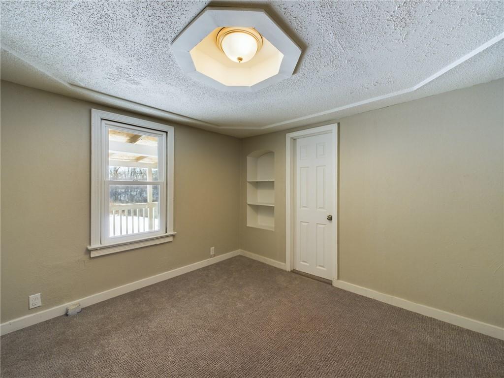 1013 W South Avenue Property Photo 23