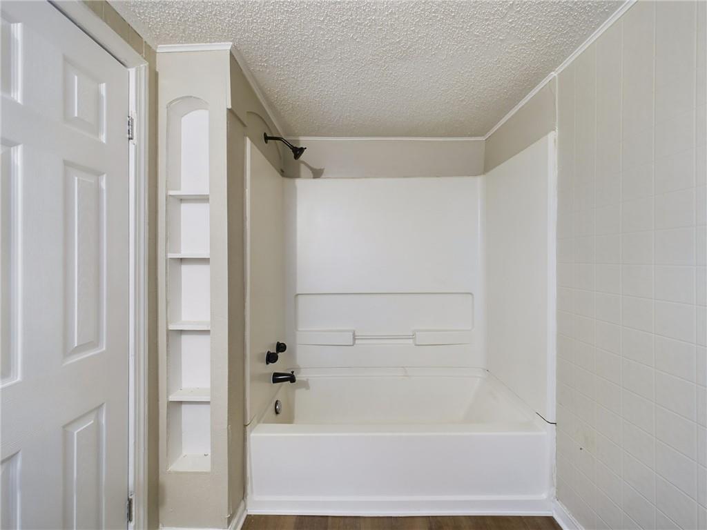 1013 W South Avenue Property Photo 24