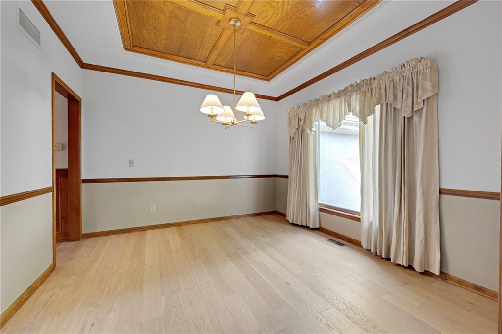 15221 W 84th Terrace Property Photo 5