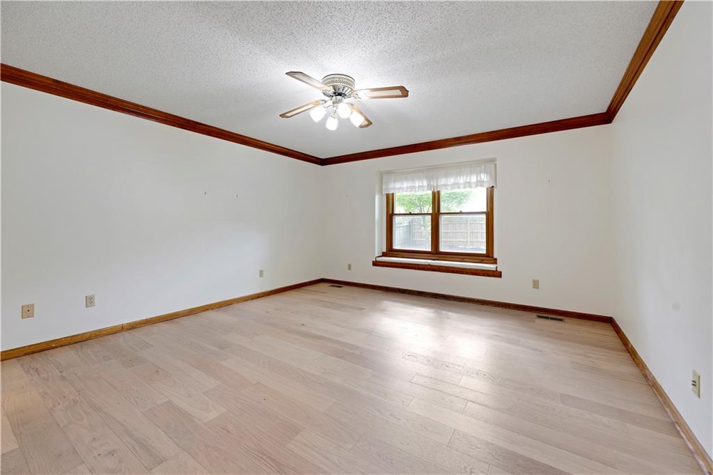 15221 W 84th Terrace Property Photo 27