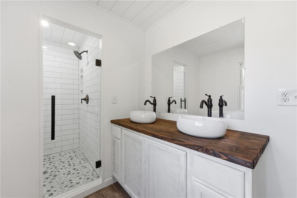 1305 Madison Street Property Photo 17