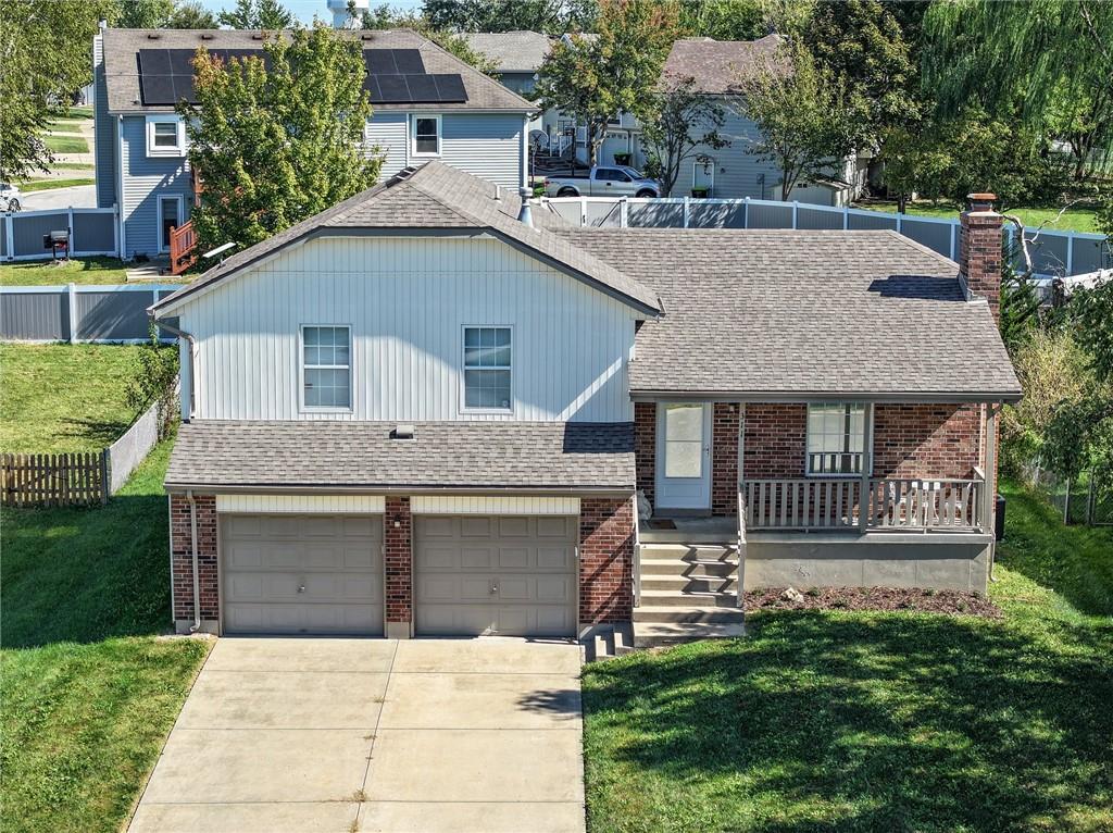 311 W Apple Valley Parkway Property Photo 1