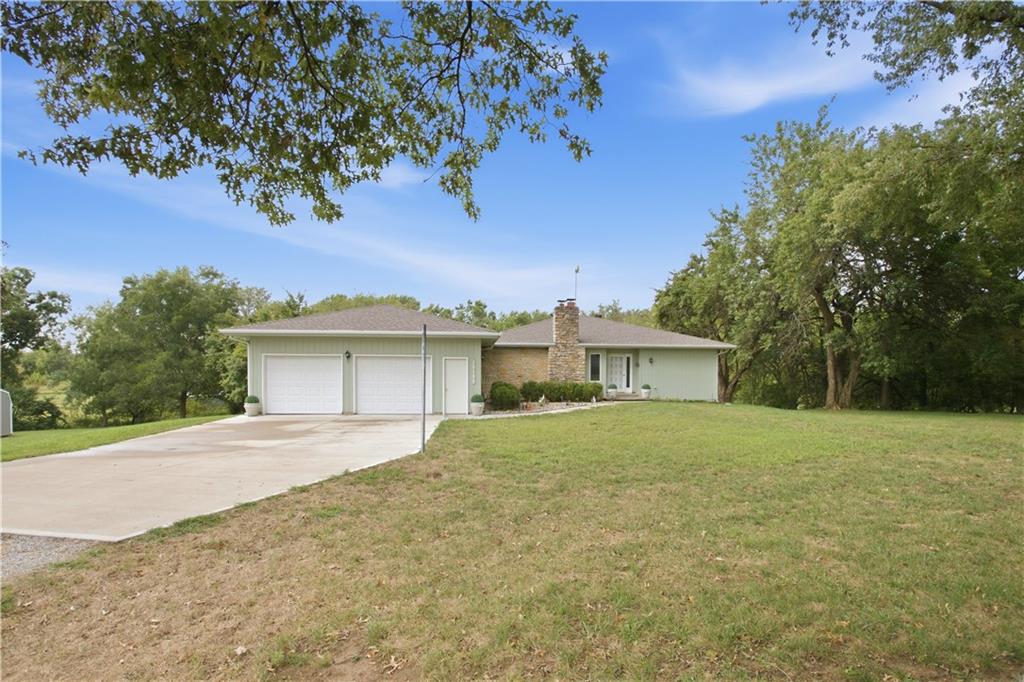 28140 Hospital Drive Property Photo 2