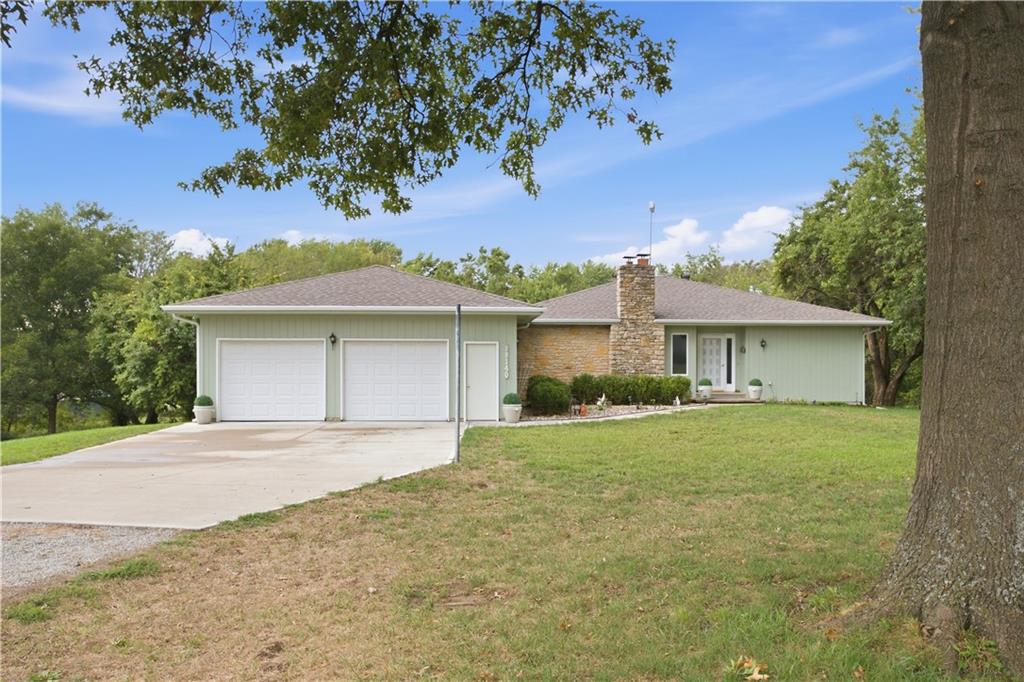 28140 Hospital Drive Property Photo 4