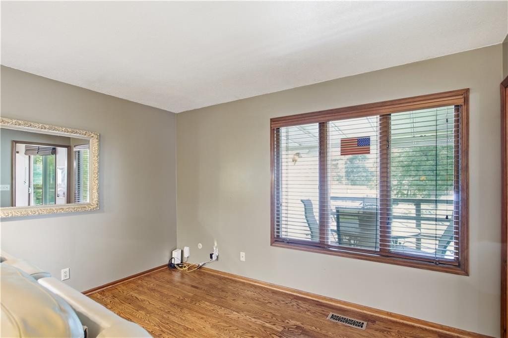 28140 Hospital Drive Property Photo 10