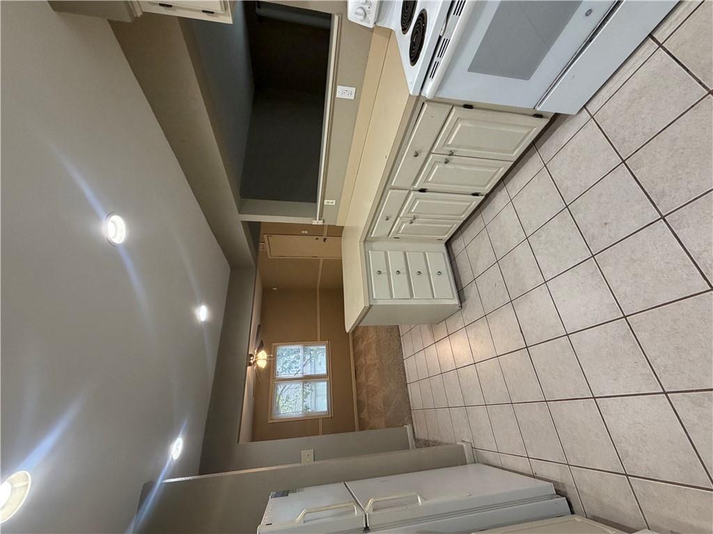 300 Jackson Avenue Property Photo 4