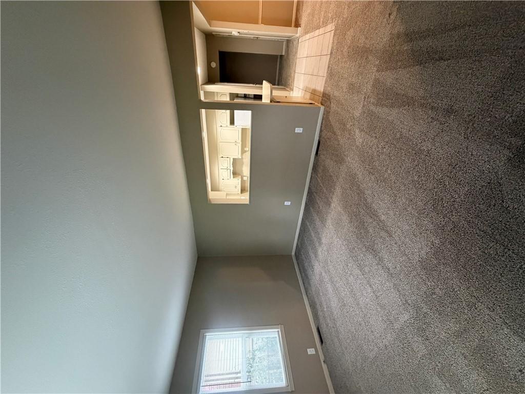 300 Jackson Avenue Property Photo 6