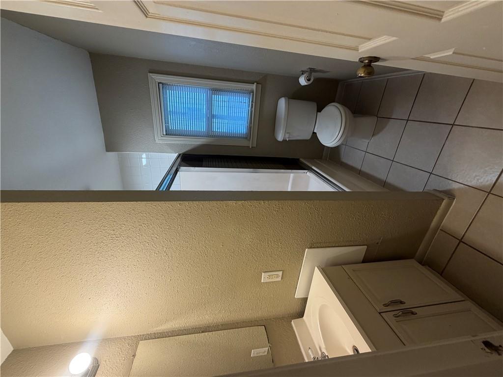 300 Jackson Avenue Property Photo 7