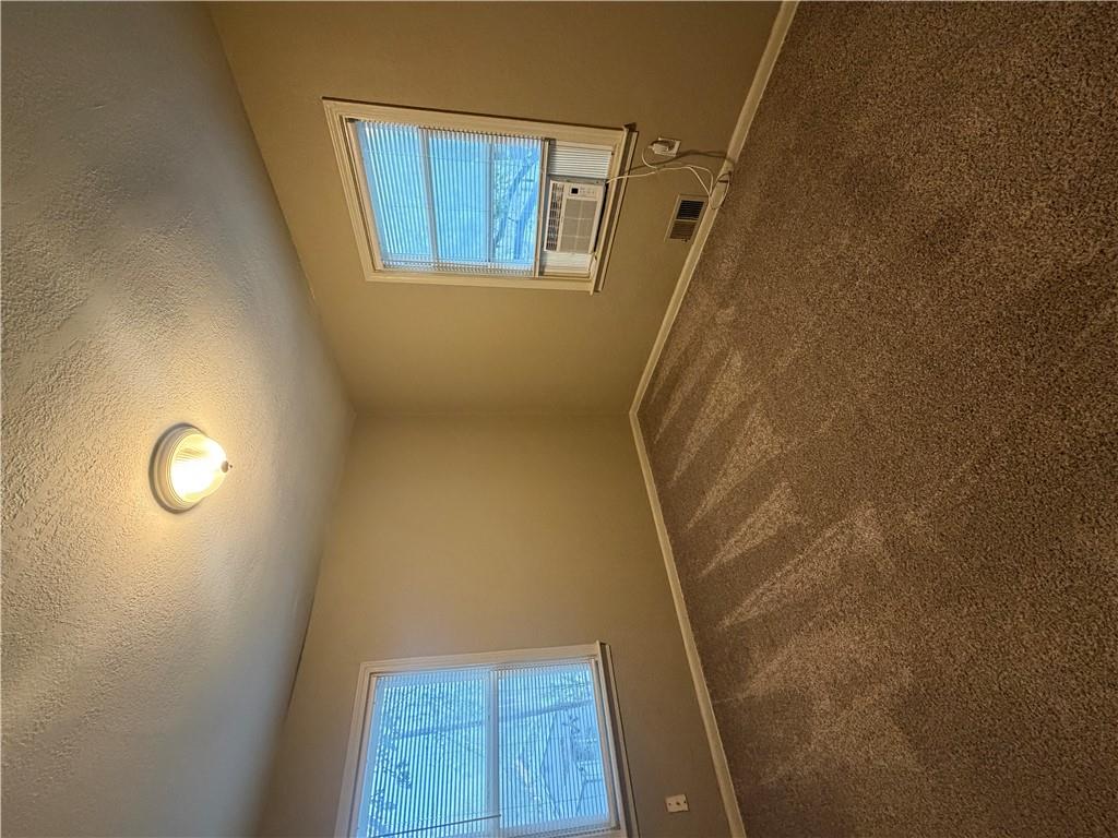 300 Jackson Avenue Property Photo 9