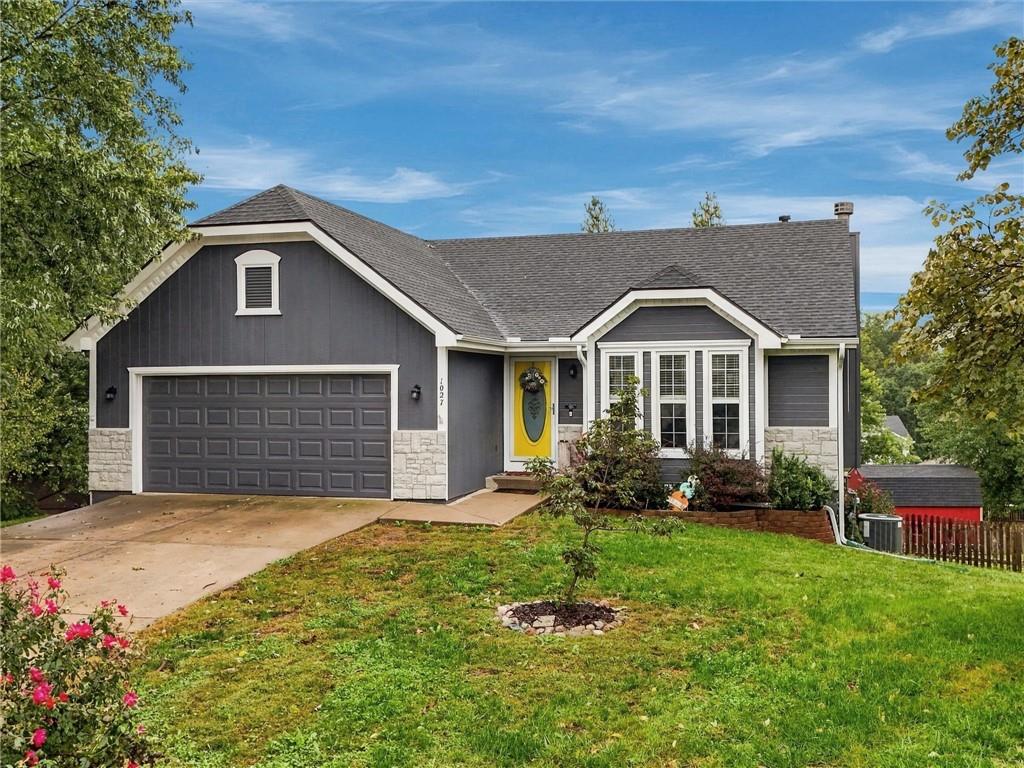 1027 Swallow Court Property Photo 2
