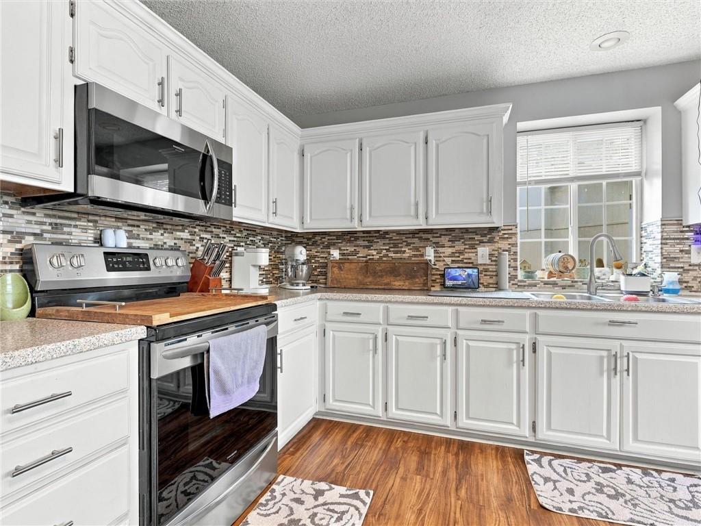 1027 Swallow Court Property Photo 4