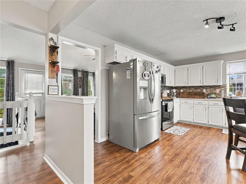 1027 Swallow Court Property Photo 6