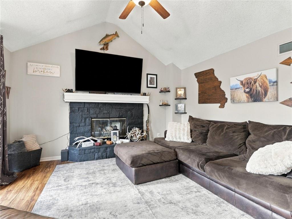 1027 Swallow Court Property Photo 10