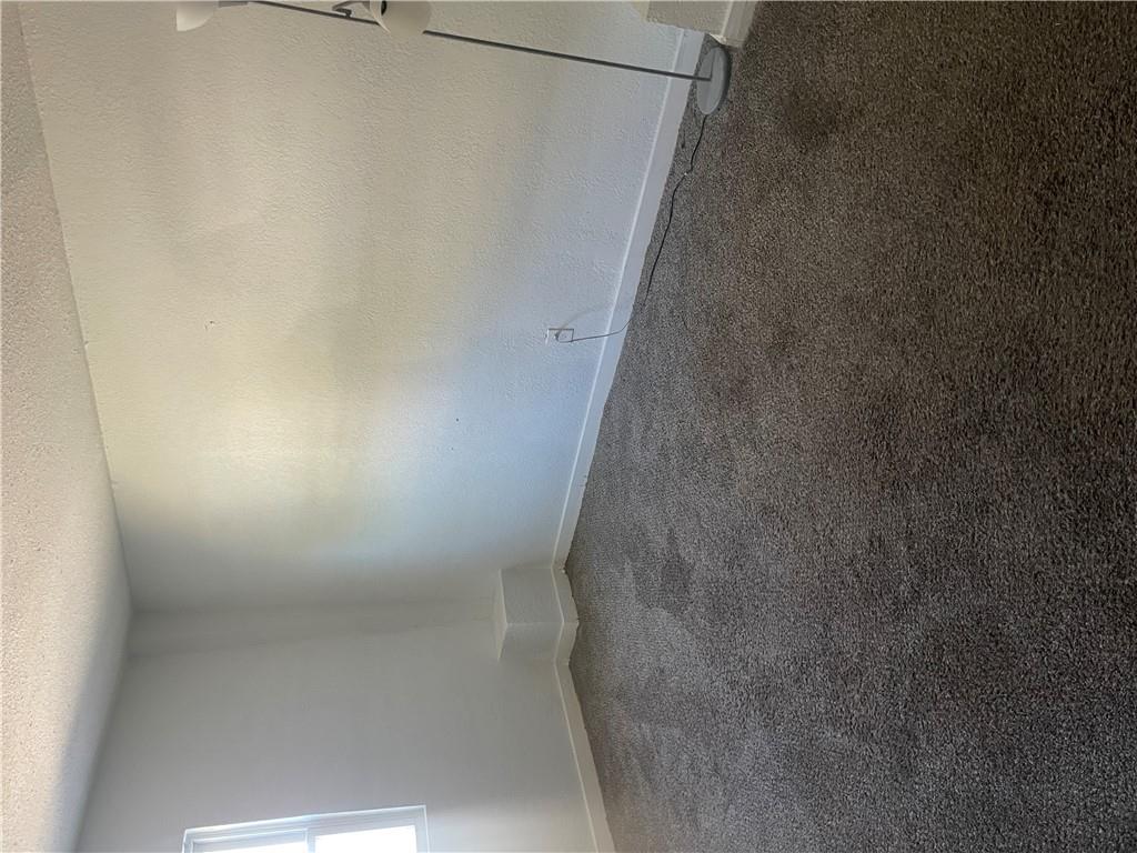 2107 E 77th Terrace Property Photo 6