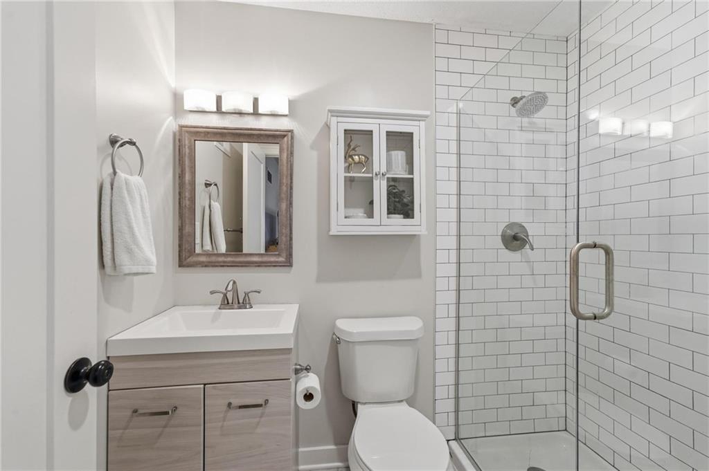 5927 Mission Road Property Photo 10