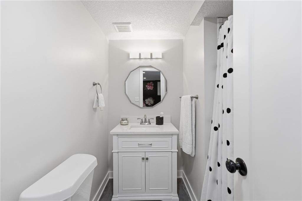 5927 Mission Road Property Photo 18