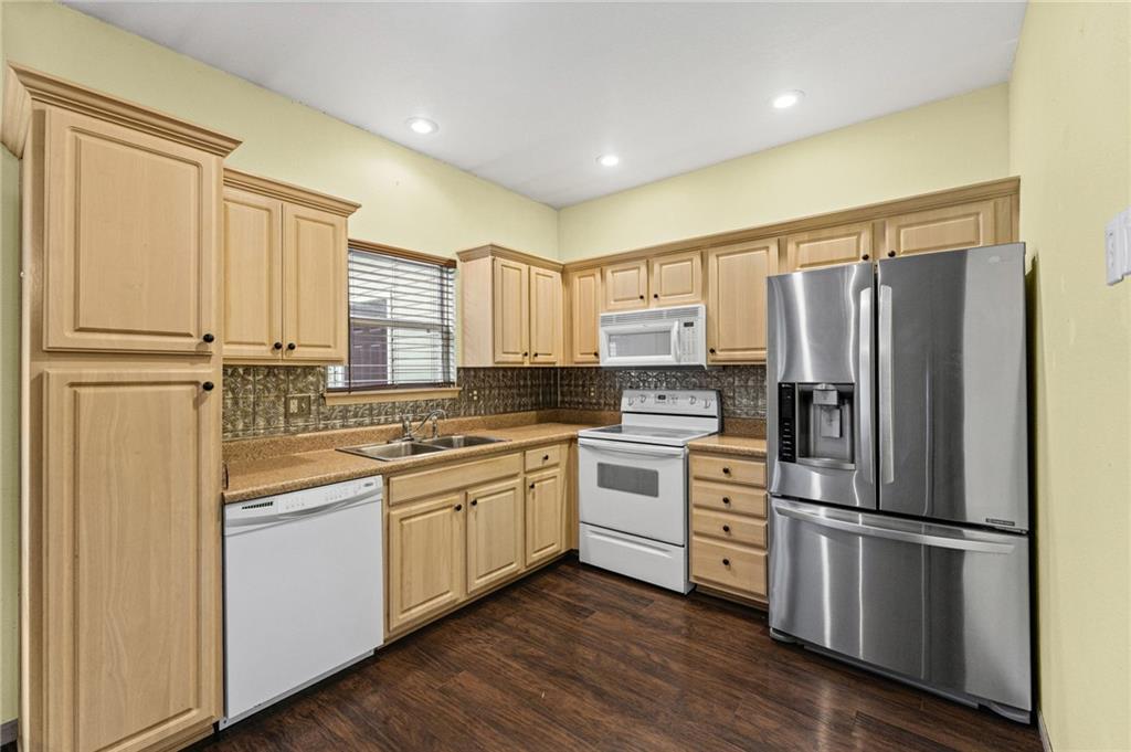 1623 Sw Mission Road Property Photo 12