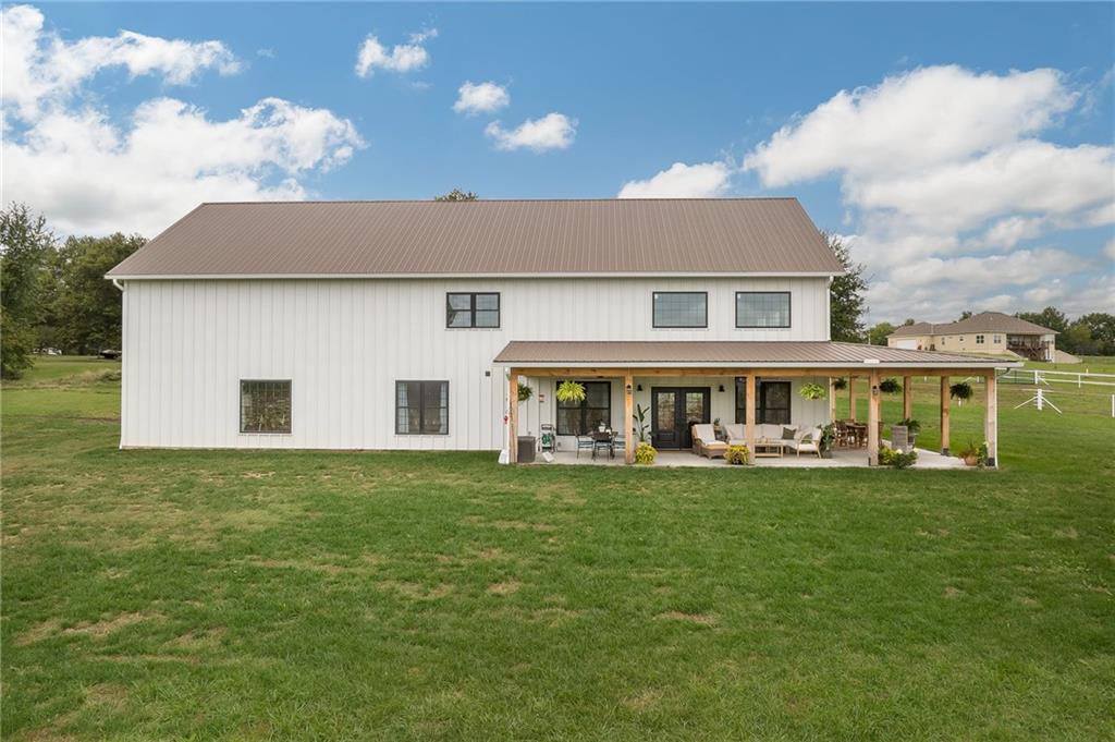 7397 Sw F Highway Property Photo 3