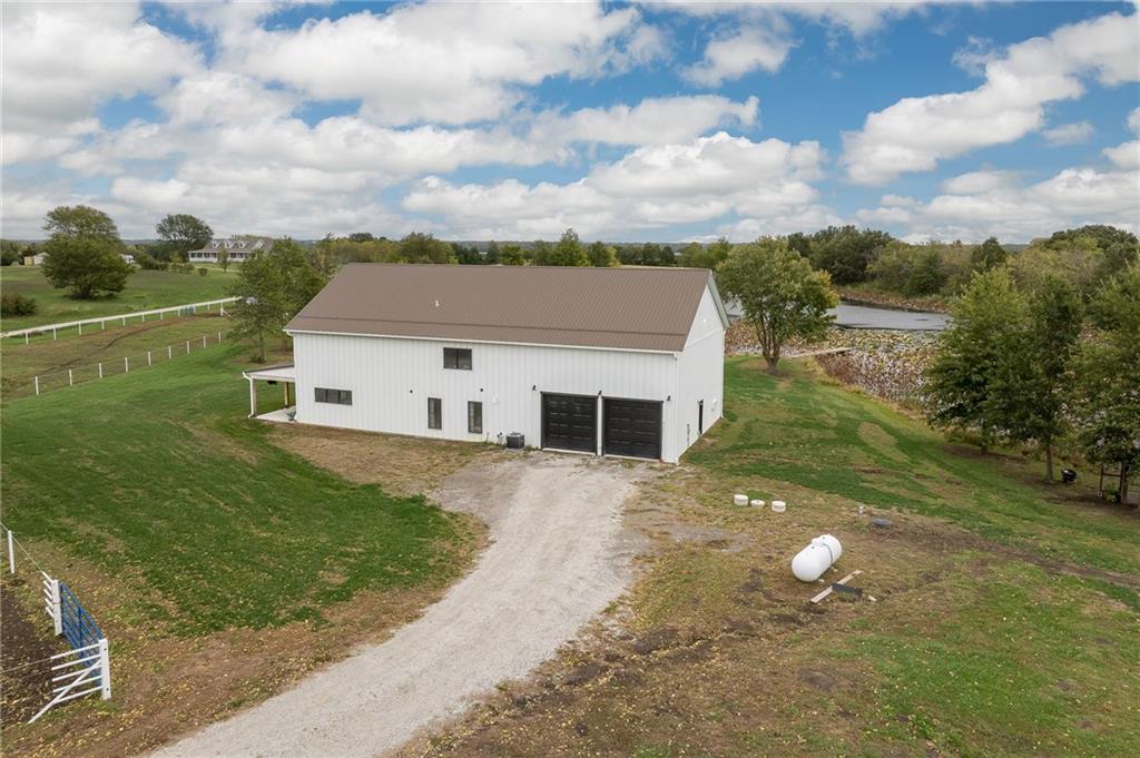 7397 Sw F Highway Property Photo 4