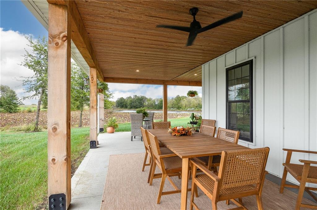 7397 Sw F Highway Property Photo 9