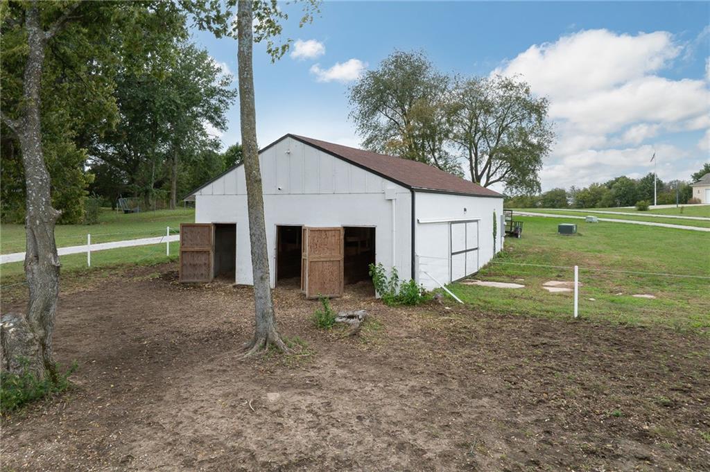 7397 Sw F Highway Property Photo 12