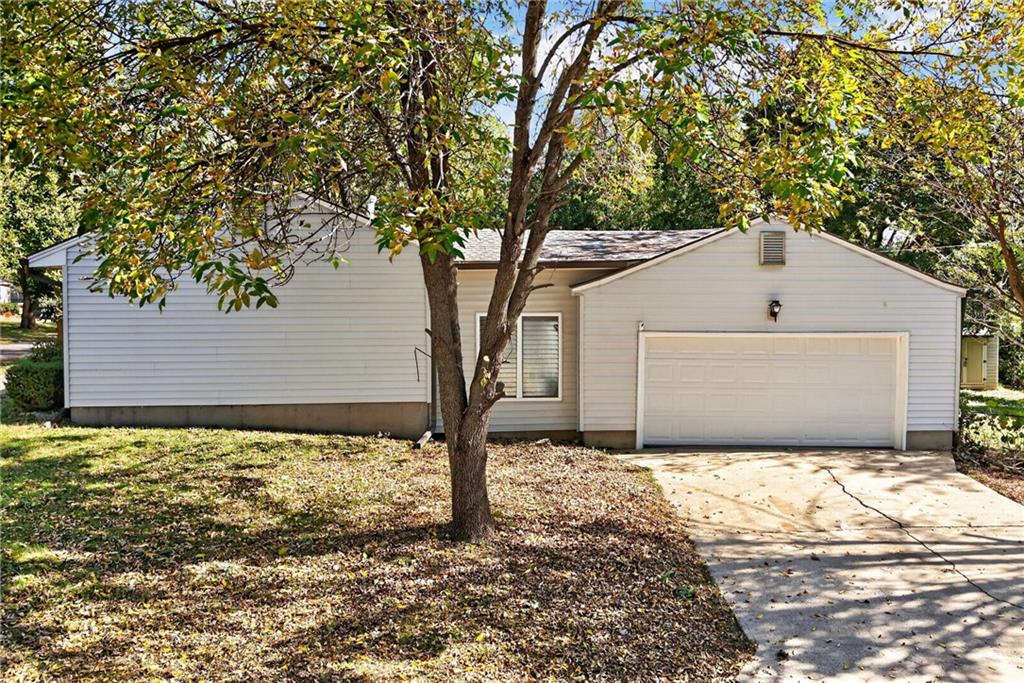 10901 E 81st Terrace Property Photo 4