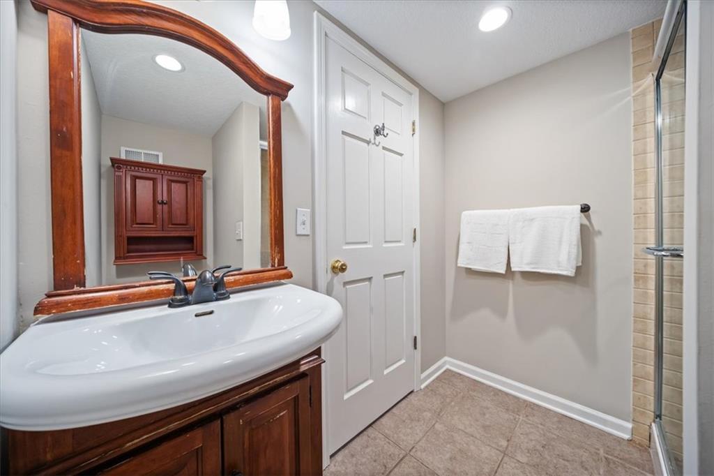 211 E 66th Street Property Photo 36